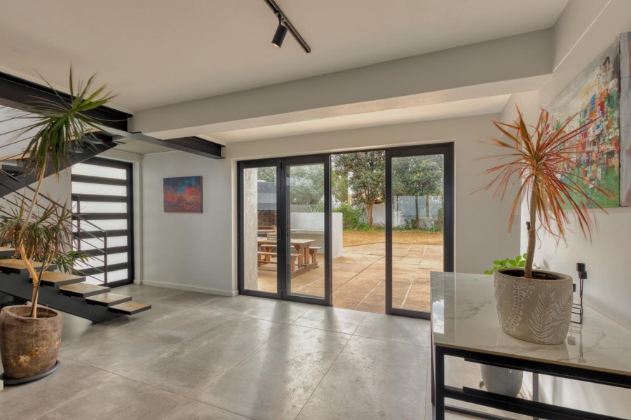 5 Bedroom Property for Sale in Sandbaai Western Cape